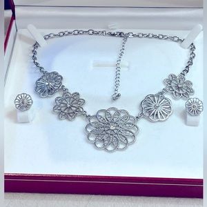 Necklace-Earrings Set